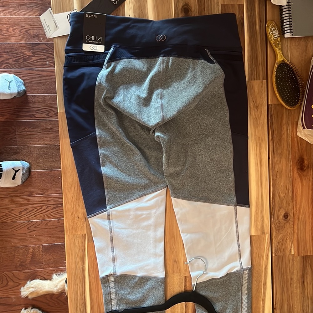 Calia by Carrie Underwood leggings